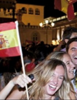 В Испания скандират цяла нощ: Правим фиеста с Андрес Иниеста!