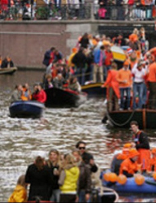 Разходка с лодка за \"лалетата\" в Амстердам