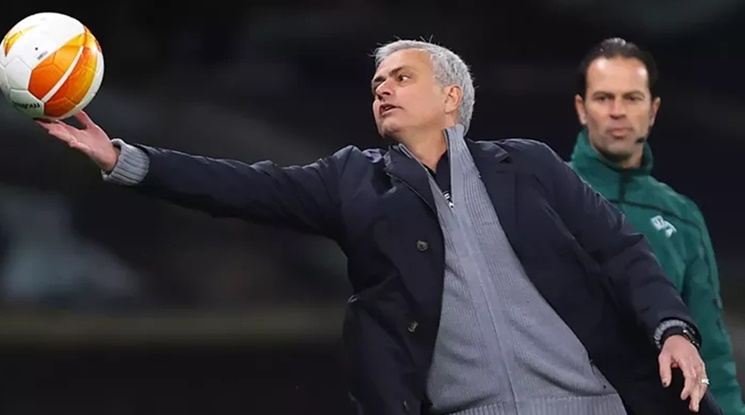 Моуриньо взима в Рома бивш вратар на Юнайтед 
