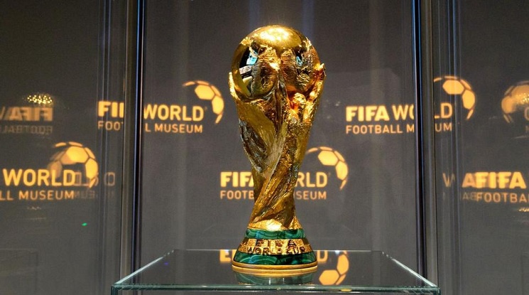 ФИФА предлага милиони на всяка федерация, която е против СП на две години, за да смени позицията си